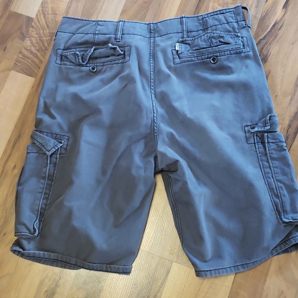 Mens Levi cargo shorts size 34
